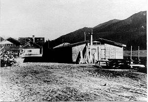 Der Bahnhof Neuhaus Westansicht